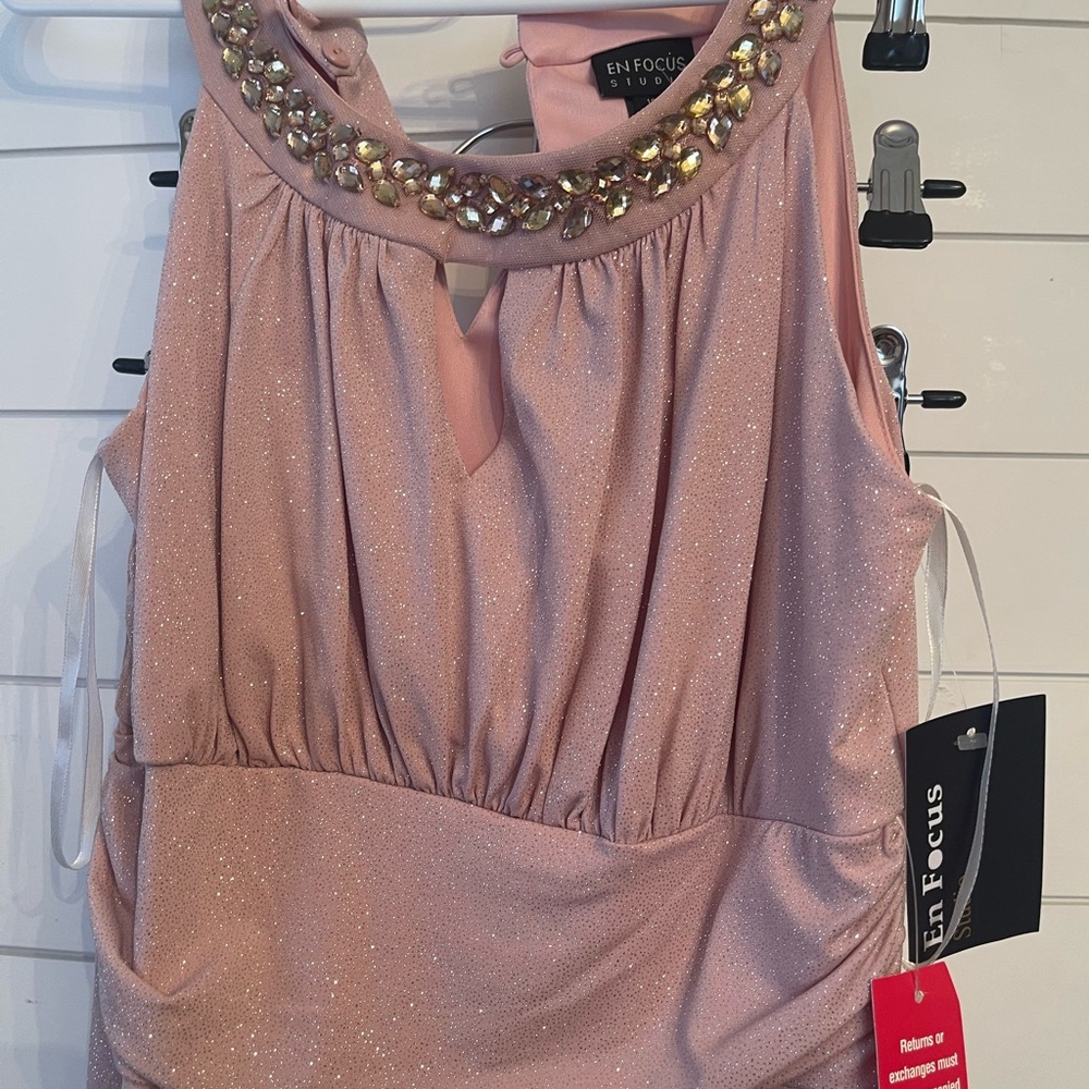 Formal dress - Picture 3 of 7